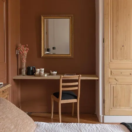 La Maison Des Monts D'or לינה וארוחת בוקר
