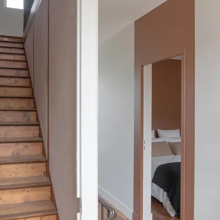 La Maison Des Monts D'or Bed & Breakfast