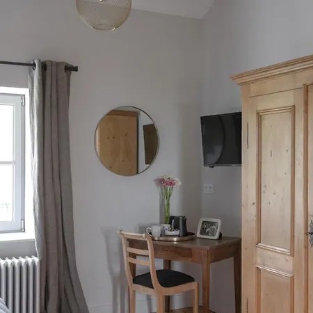 La Maison Des Monts D'or לינה וארוחת בוקר Saint-Germain-au-Mont-dʼOr
