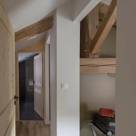 La Maison Des Monts D'or לינה וארוחת בוקר