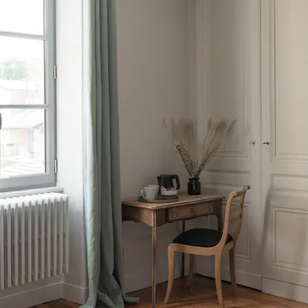 La Maison Des Monts D'or 4*