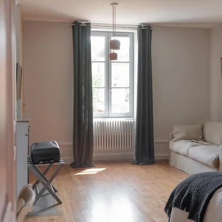 לינה וארוחת בוקר La Maison Des Monts D'or Saint-Germain-au-Mont-dʼOr