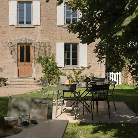 Bed & Breakfast La Maison Des Monts D'or 4*