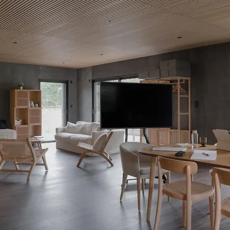 La Maison Des Monts D'or 4*